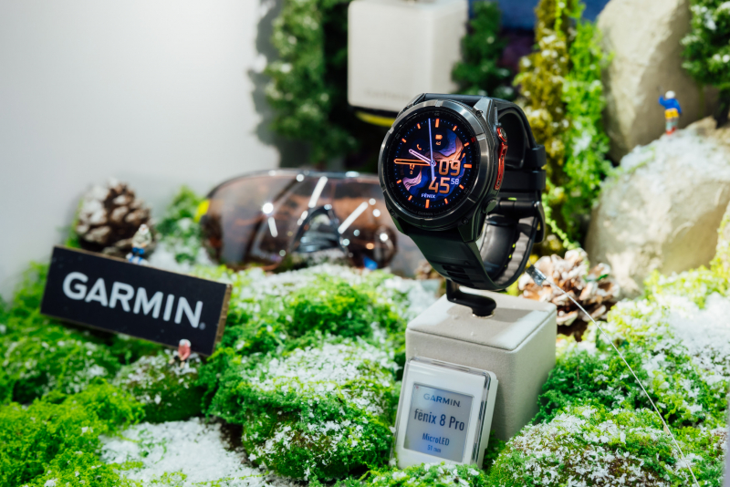 世界杯官方端网站登录入口携手Garmin 推出首款Micro LED智慧手表