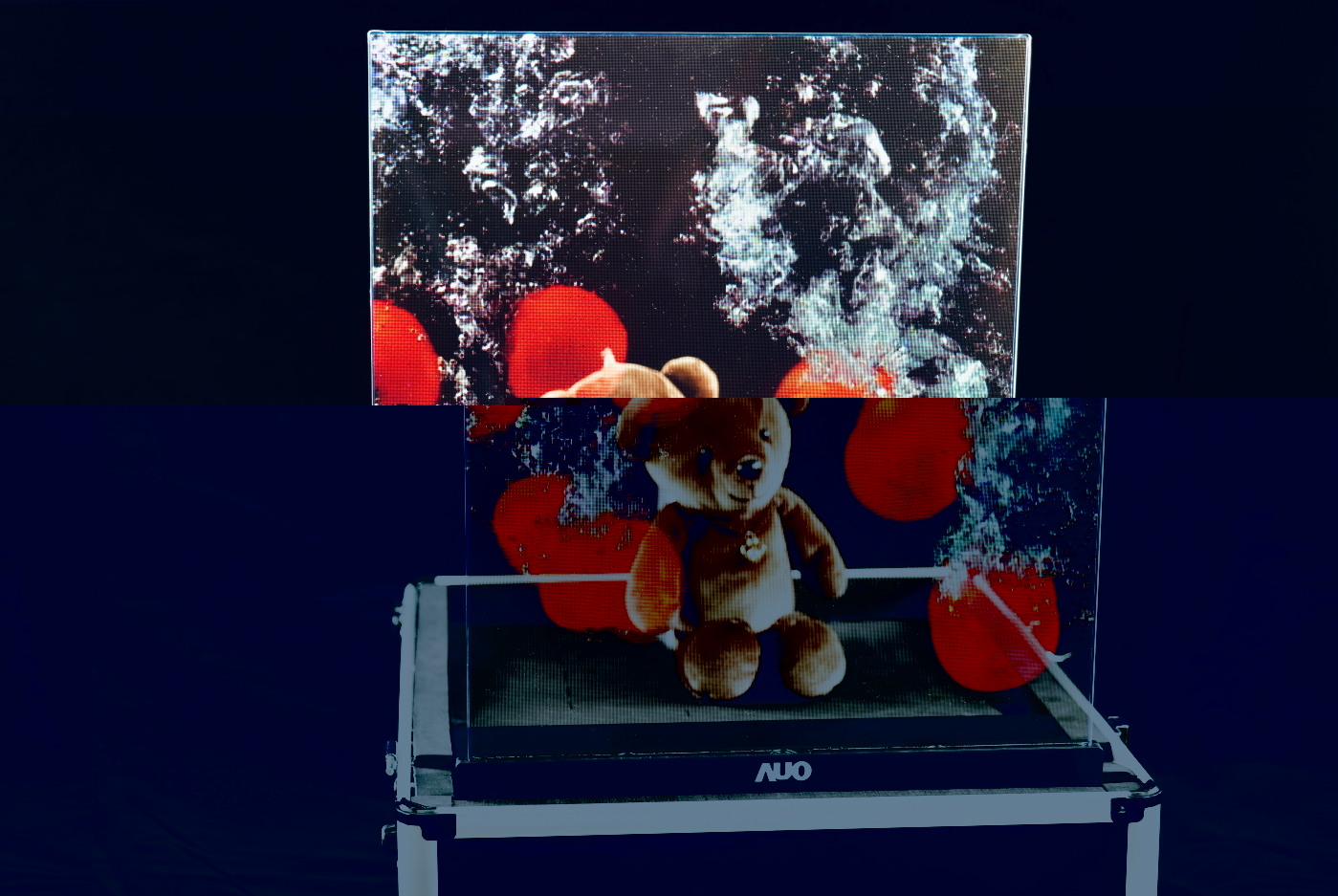 友達領先研發Micro LED透明顯示器，具備高穿透、低繞射、高亮度、可拼接之特性，可應用於智慧移動、智慧零售、商業展示等多元場域