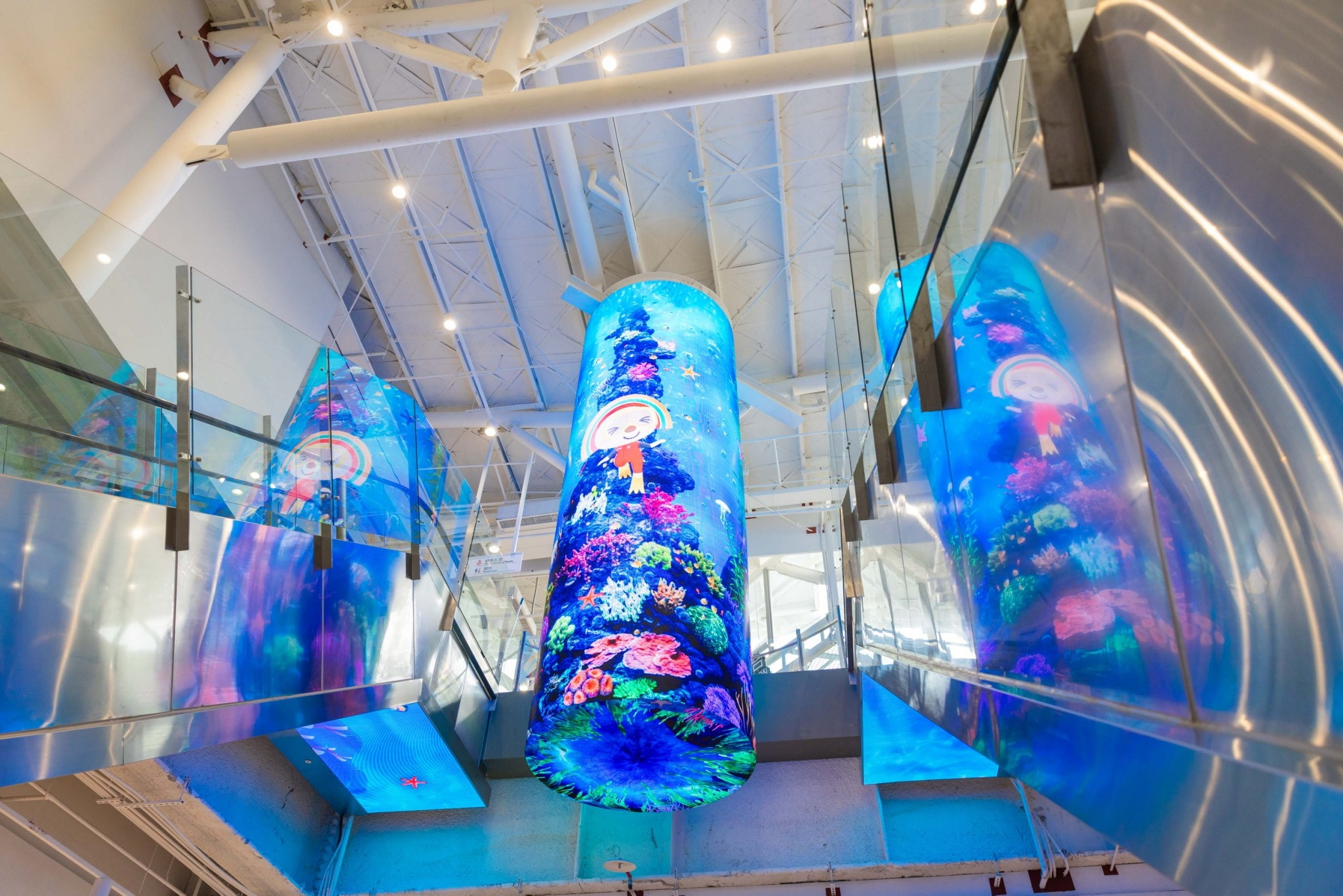 達擎與傑可達整合先進顯示技術與軟硬體應用服務，提供一系列大型LED顯示解決方案，為全新改裝開幕的「清水服務區」佈局嶄新視覺體驗。